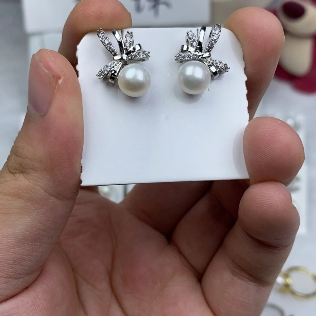 淡水珍珠耳饰未镶嵌