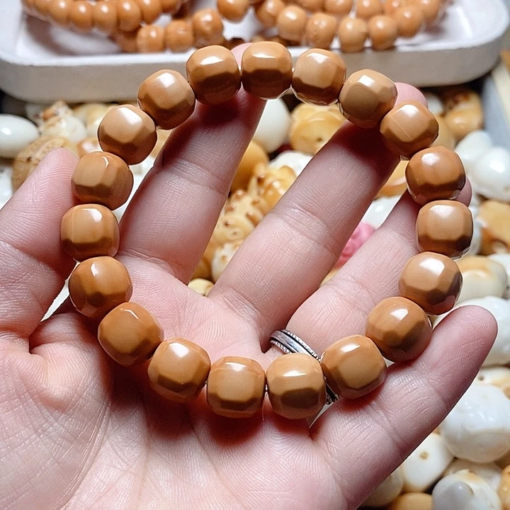 吊坠菩提根/象牙果全品六方猴头手串