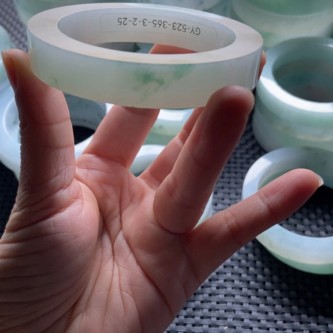 未镶嵌手镯定制翡翠诚*源