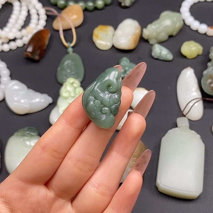 和田玉未镶嵌挂件