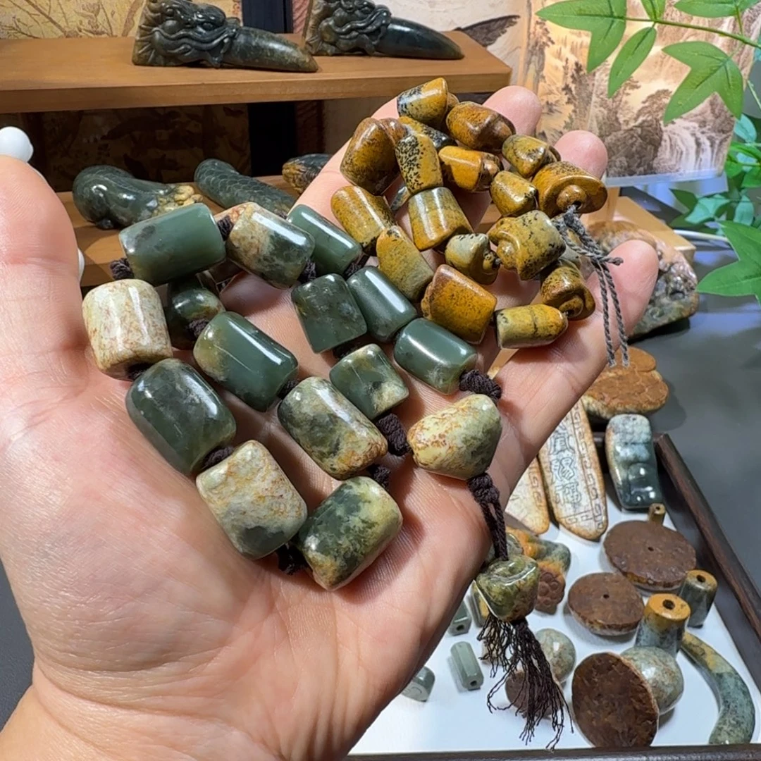 何***两岫岩河磨玉（透闪石质玉）未镶嵌挂件