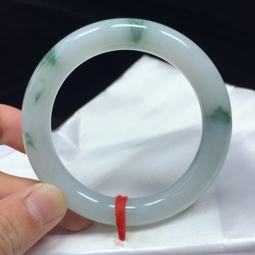 翡翠手镯（圆镯）未镶嵌57.1