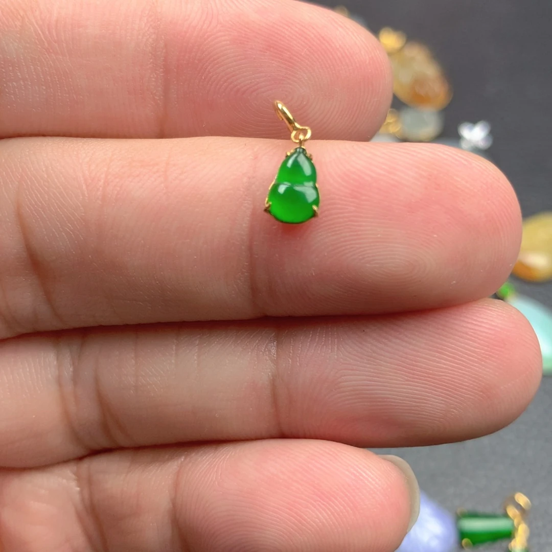 【闪购商品】颈饰18K金镶嵌翡翠翡翠