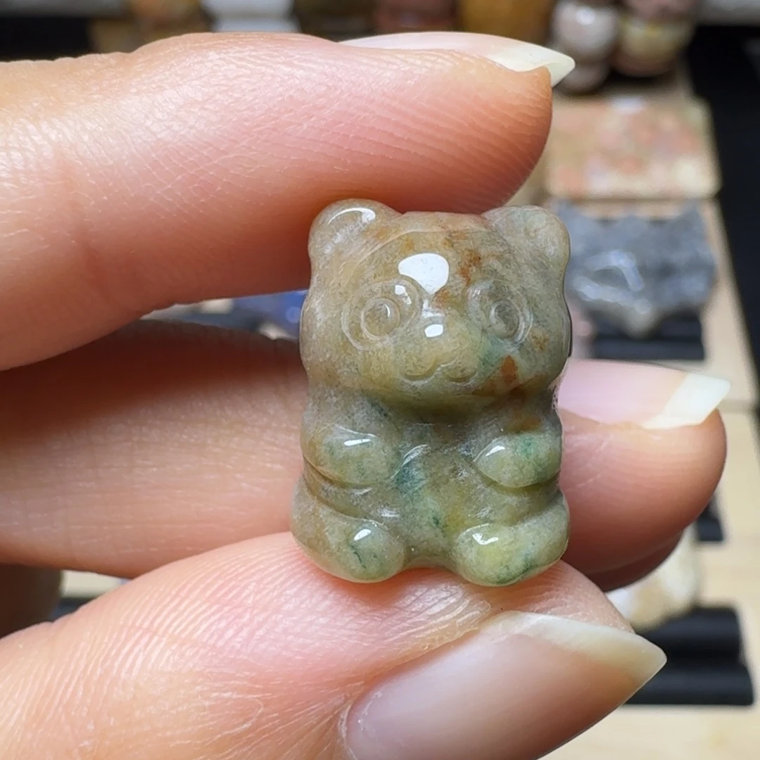 未镶嵌绿鱼子，熊猫硅化玉