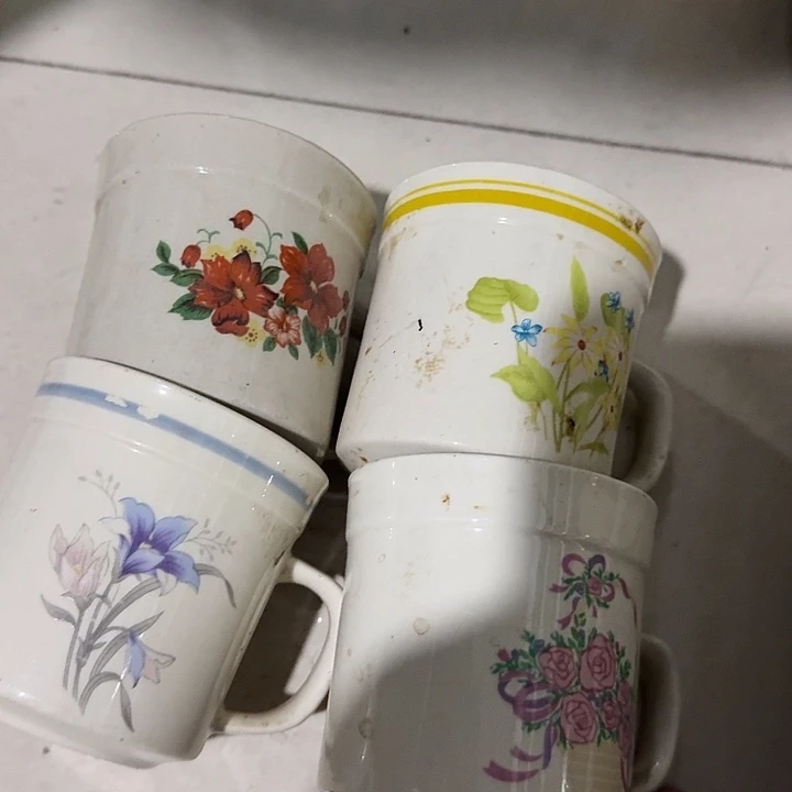 茶盏那陶瓷盘子碗啥都有