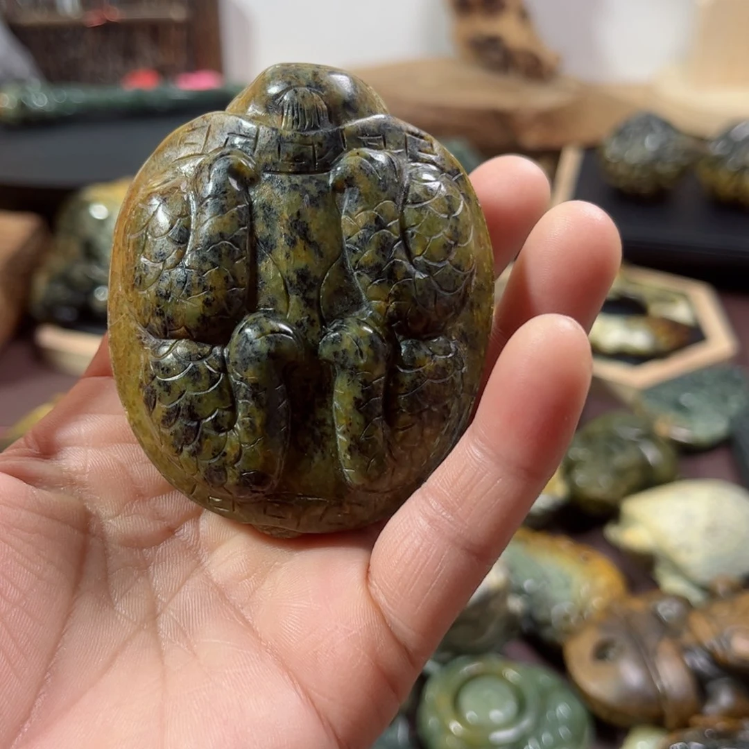 岫岩河磨玉（透闪石质玉）把件未镶嵌猛****腿