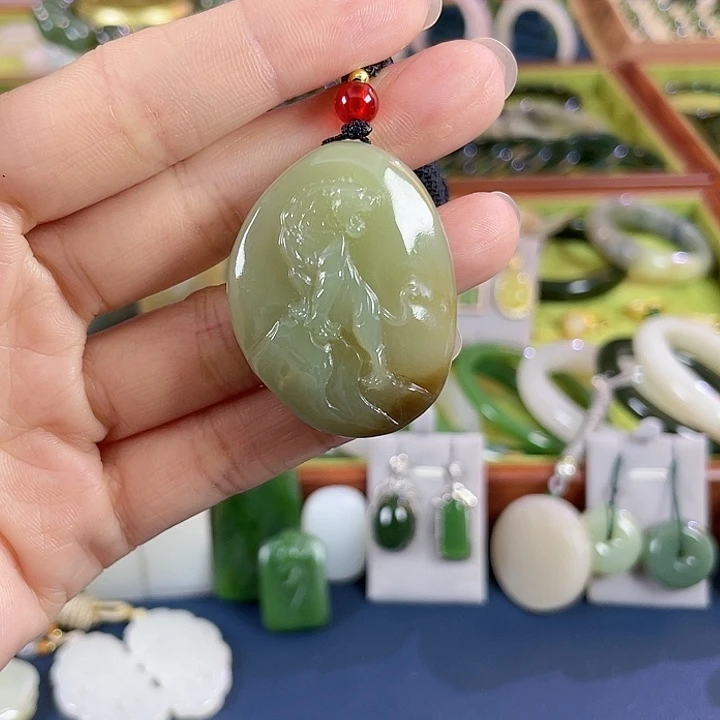 和田玉未镶嵌颈饰