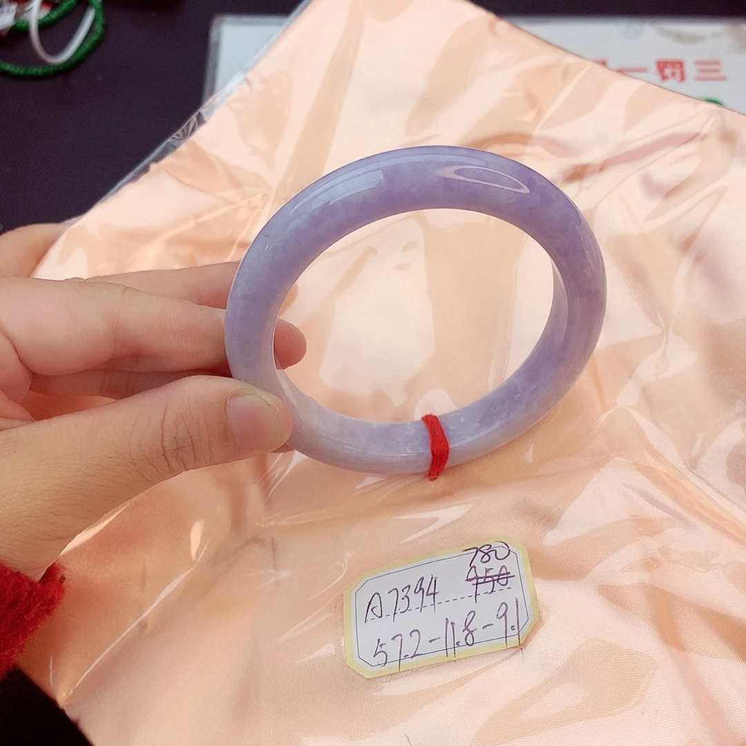 翡翠手镯未镶嵌翡翠