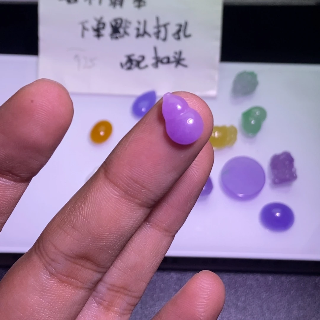 翡翠未镶嵌颈饰吊坠