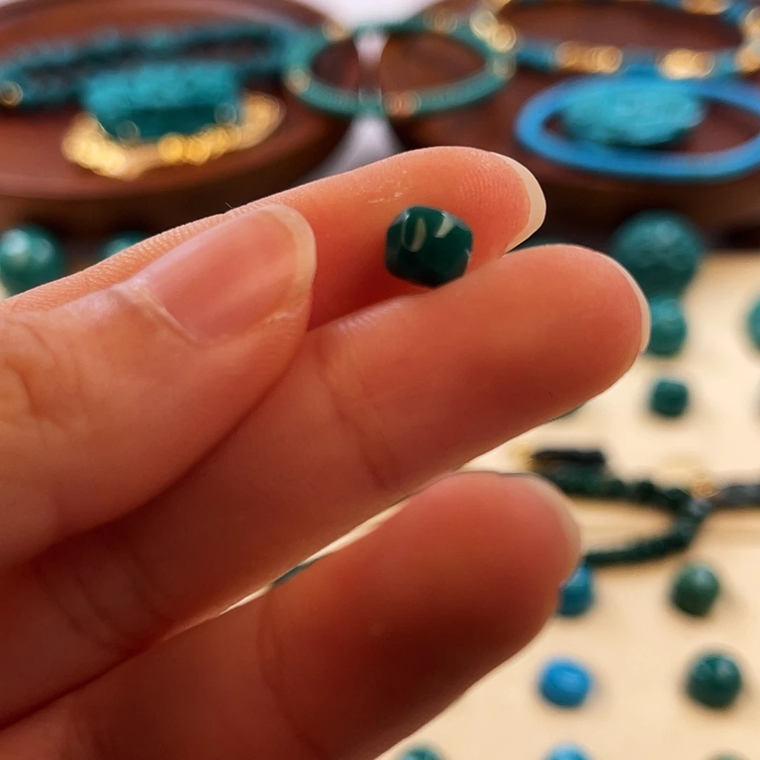 绿松石未镶嵌把件