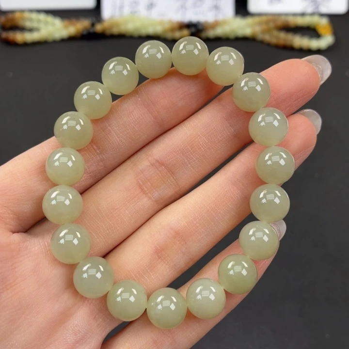 未镶嵌手镯和田玉卡10