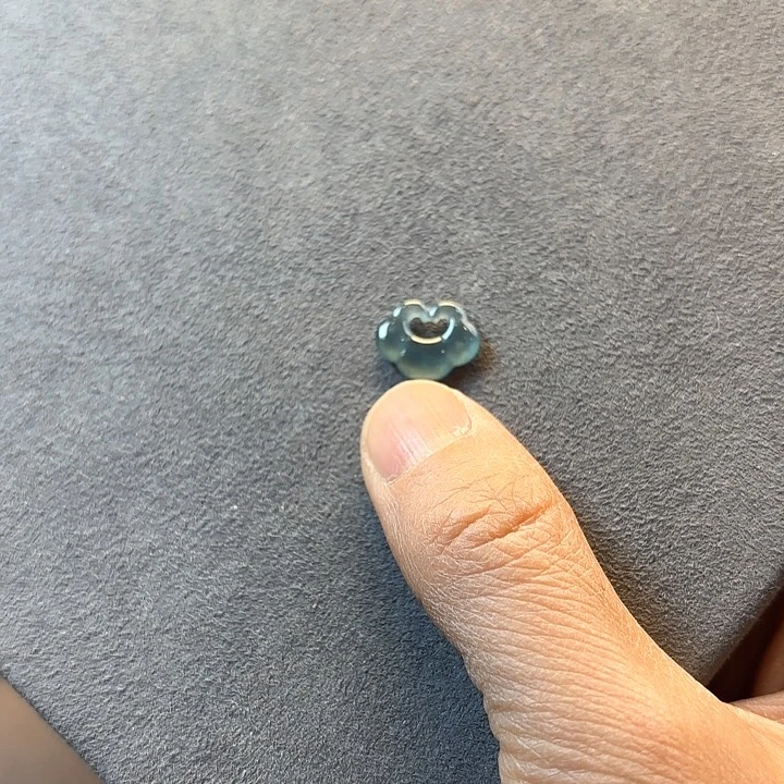 翡翠散珠如意翡翠挂坠