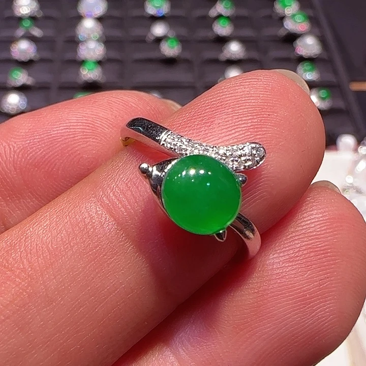 翡翠戒指18K金镶嵌戒指