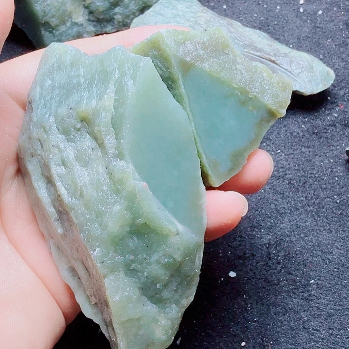 未镶嵌和田玉（糖玉）珠宝半成品