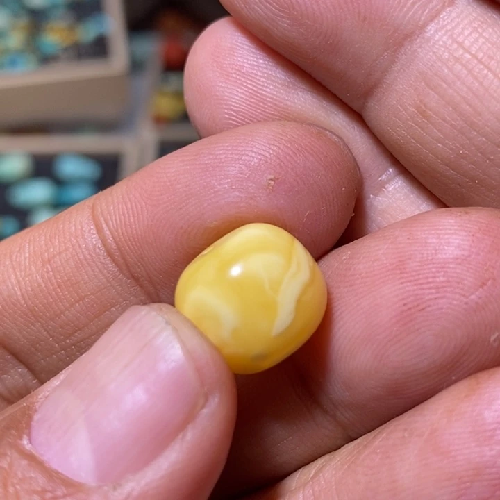 蜜蜡裸石未镶嵌配饰