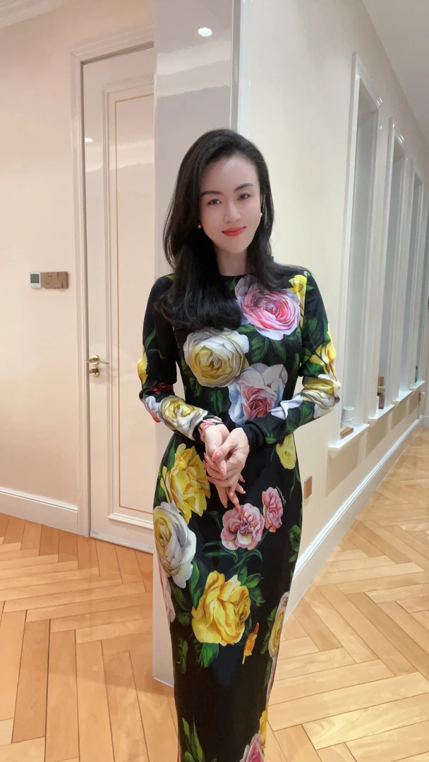 5742研家轻奢高级感气质圆领真丝玫瑰与芍药印花修身显瘦连衣裙