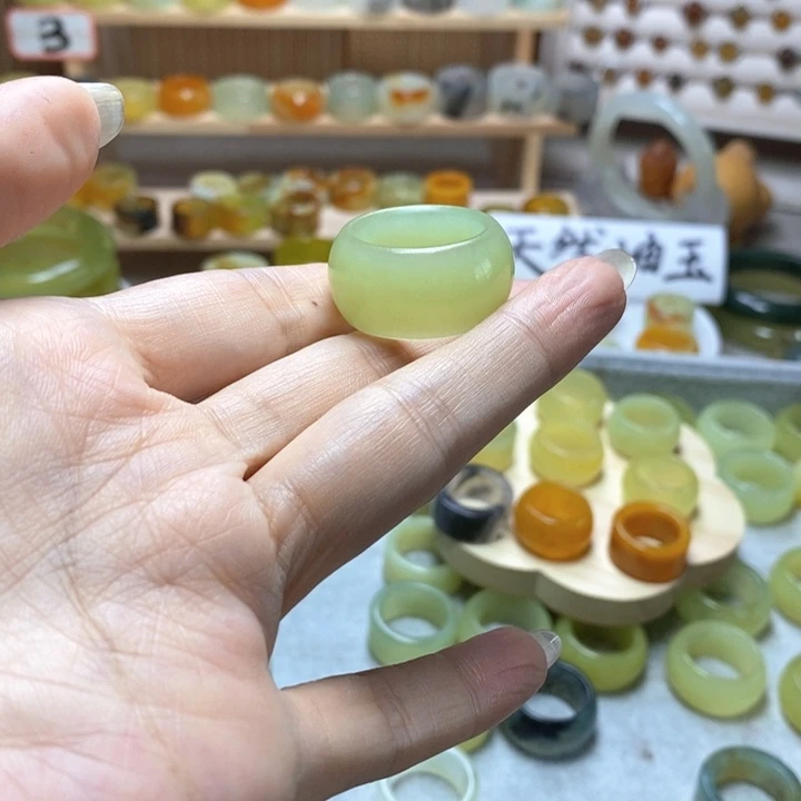 晓***澜未镶嵌岫玉戒指岫玉精品指环内径 19.6