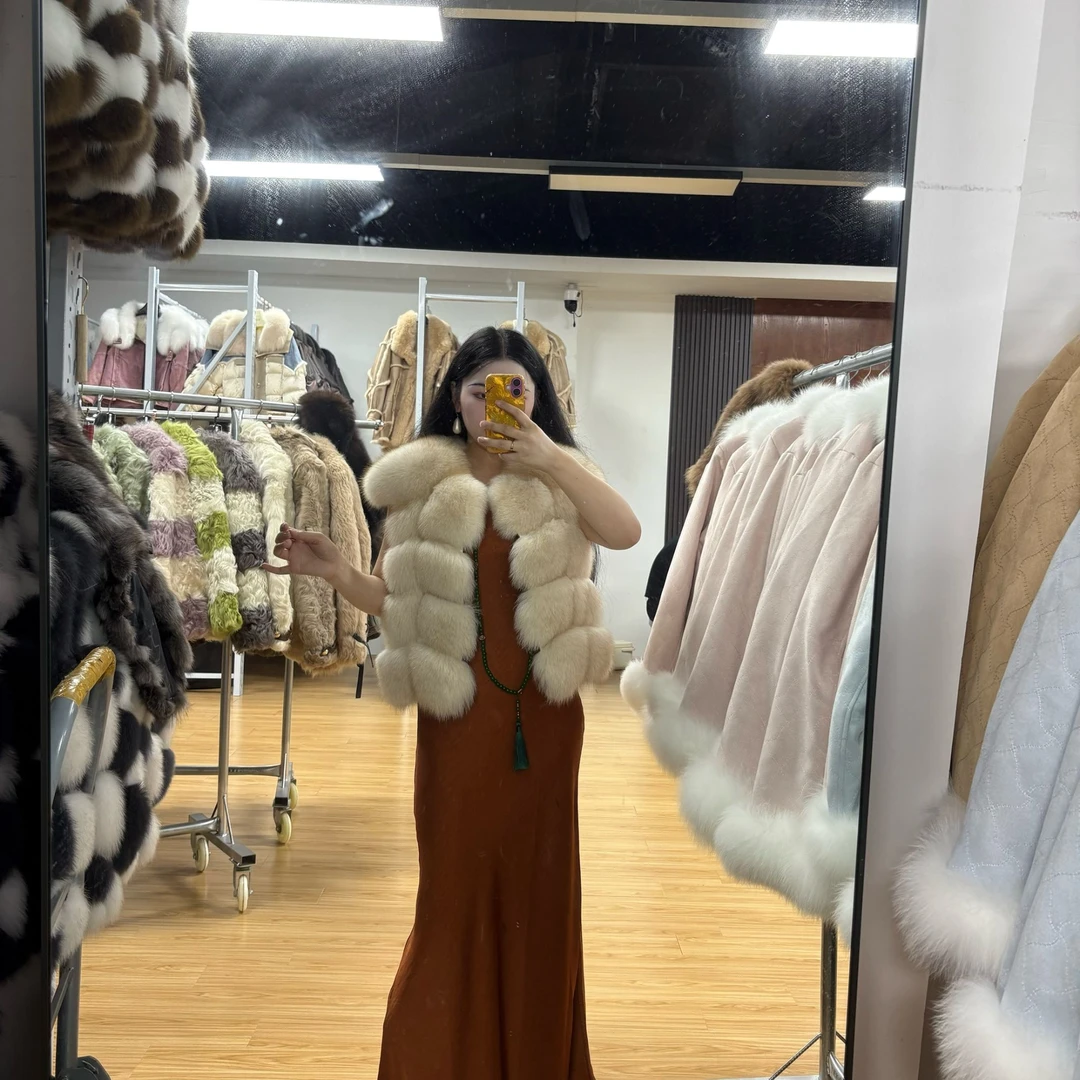 LHMknk1画报夫人高级一等品狐狸毛皮草面包马甲