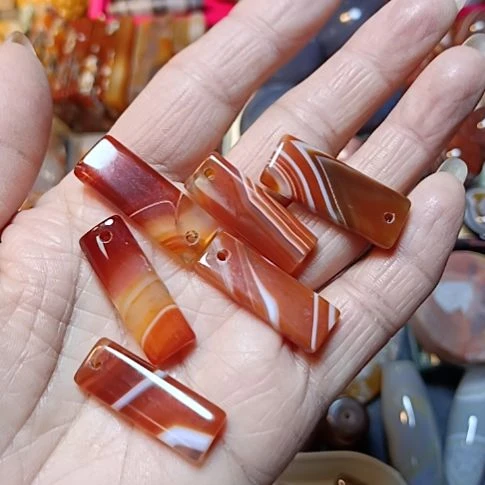 玛瑙/玉髓未镶嵌吊坠