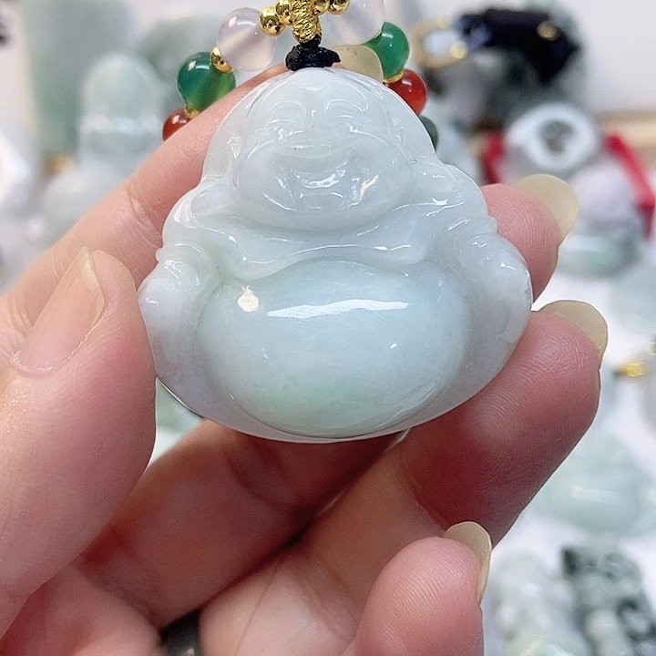 翡翠未镶嵌颈饰佛公