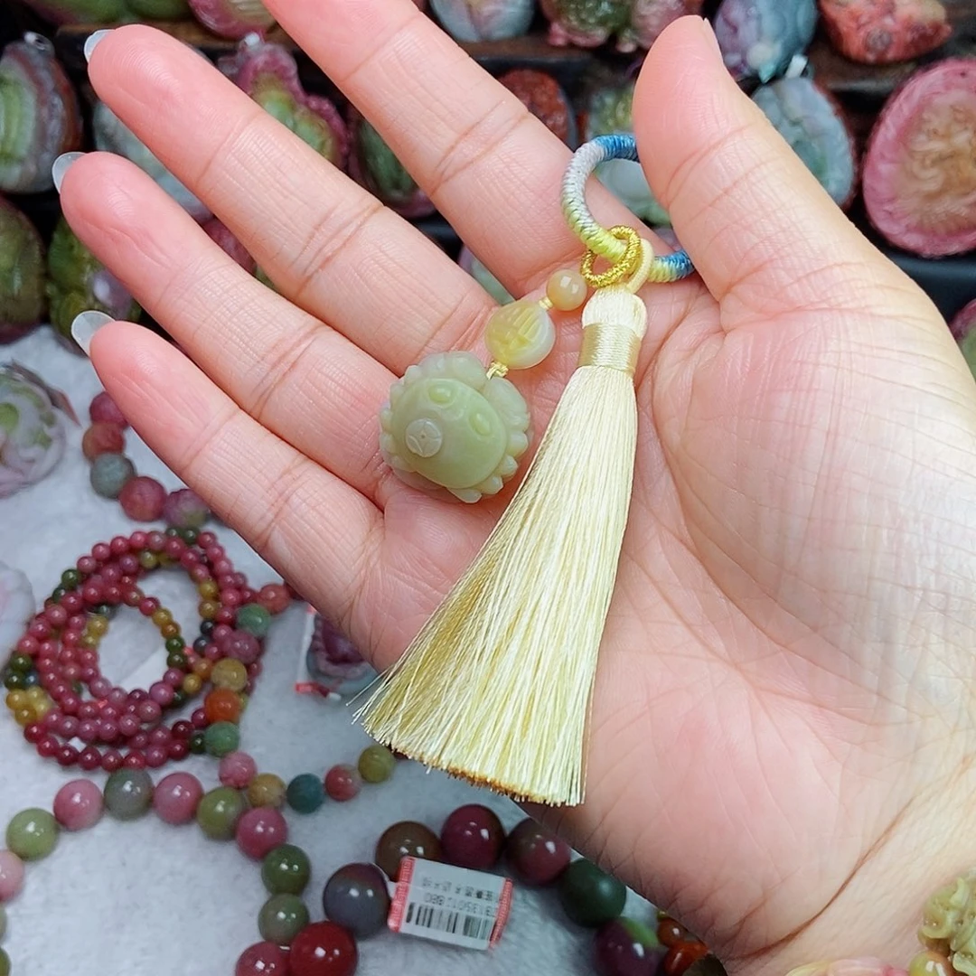 未镶嵌石英质玉（盐源）珠宝半成品