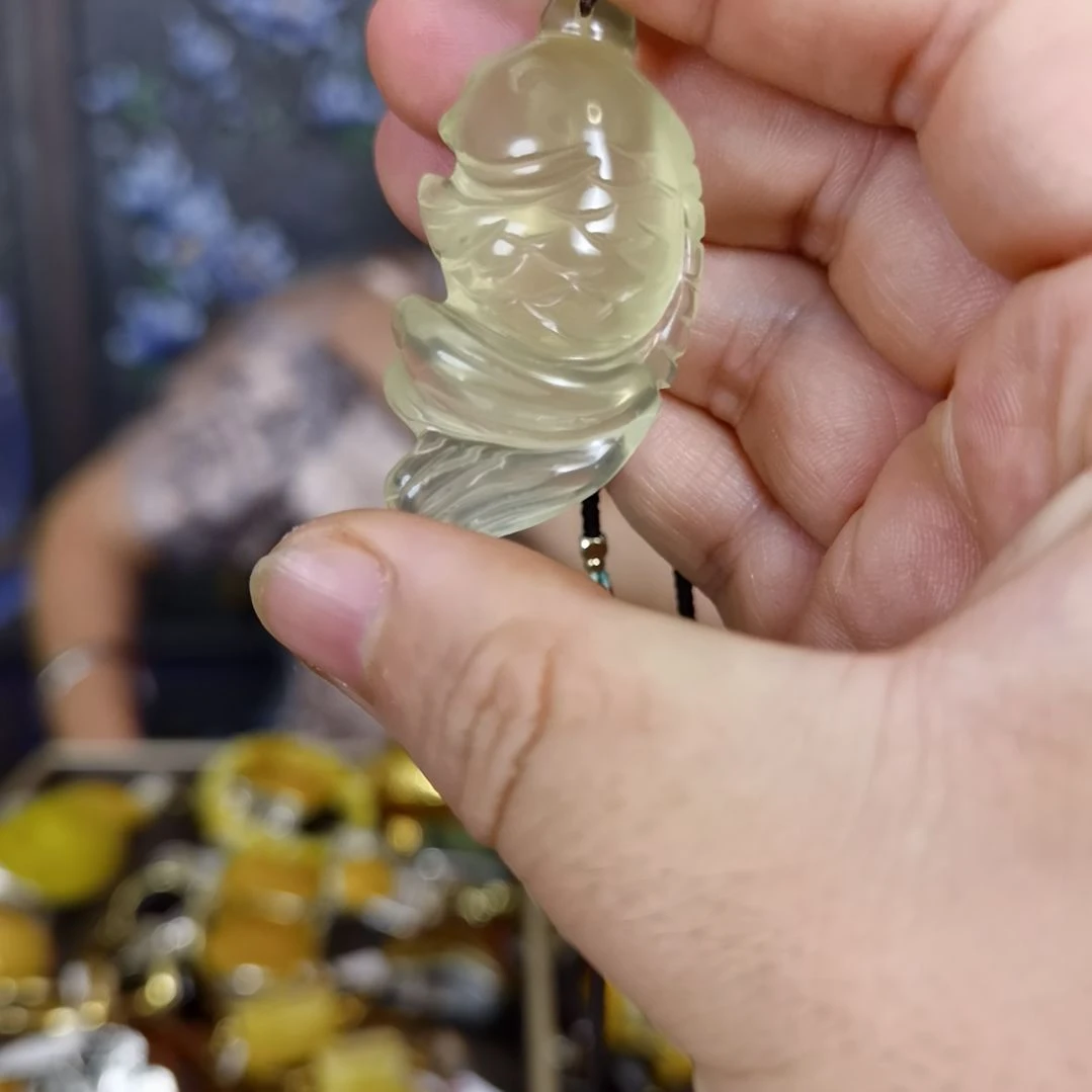 未镶嵌颈饰水晶多样性发货