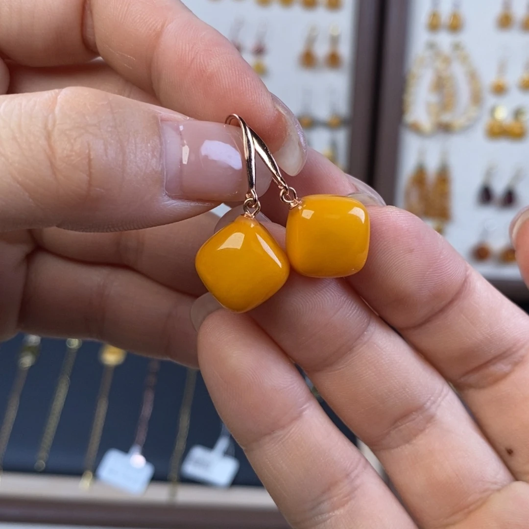 琥珀未镶嵌裸石成品