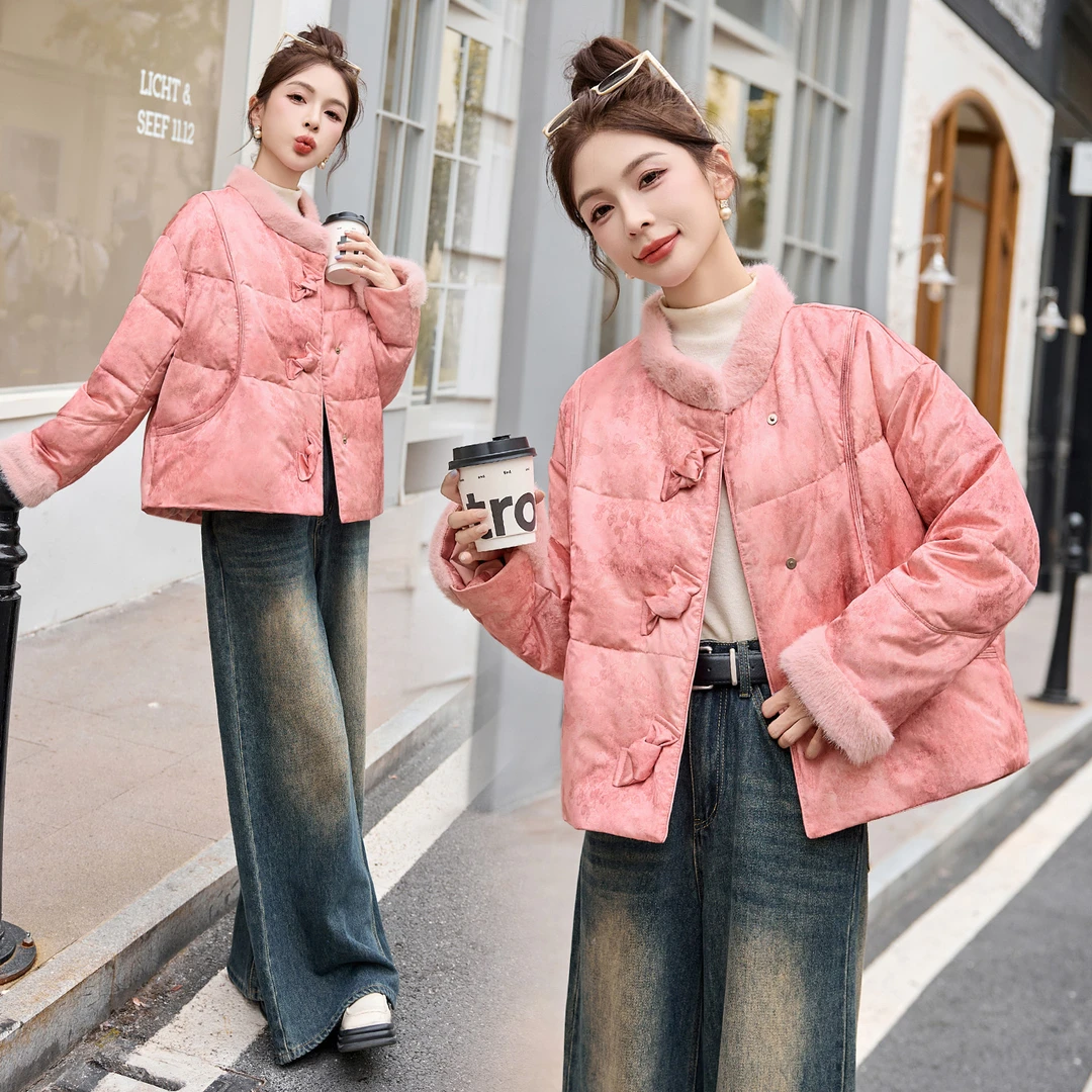 羽绒服女款爆款2025新款冬季大气保暖外套嘉兴冬装加厚妈妈款轻薄