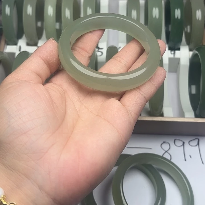 东陵石未镶嵌手镯