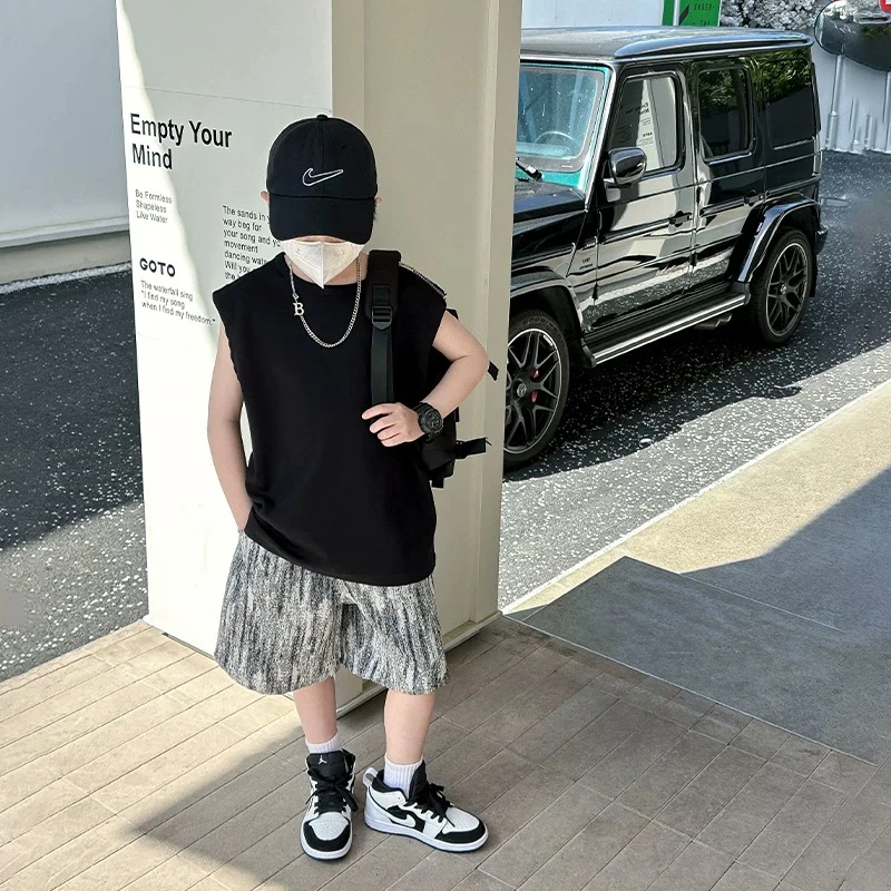 法国男童夏季背心套装2025新款儿童酷帅男孩童装无袖夏款两件套潮