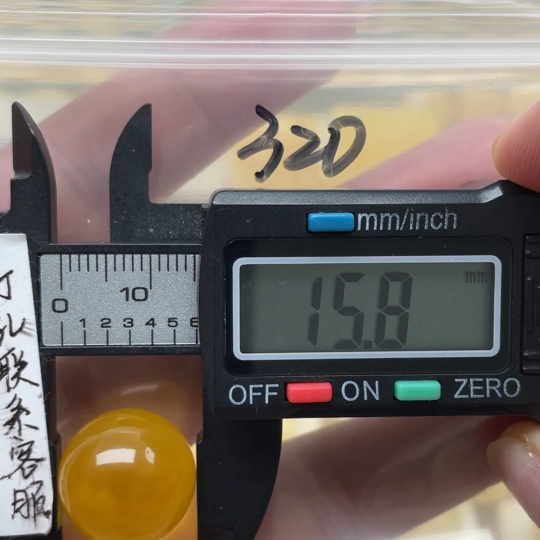 蜜蜡裸石未镶嵌蜜蜡