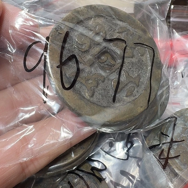 9***7铜现代工艺品花钱
