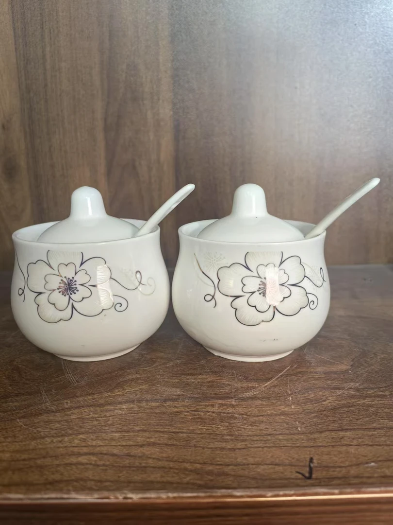 R3景德镇制陶瓷调料罐2件