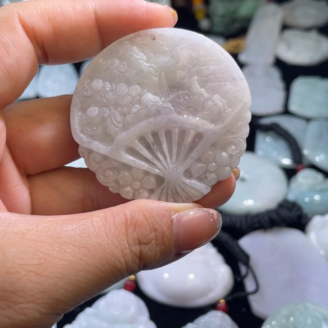 翡翠未镶嵌颈饰扇子