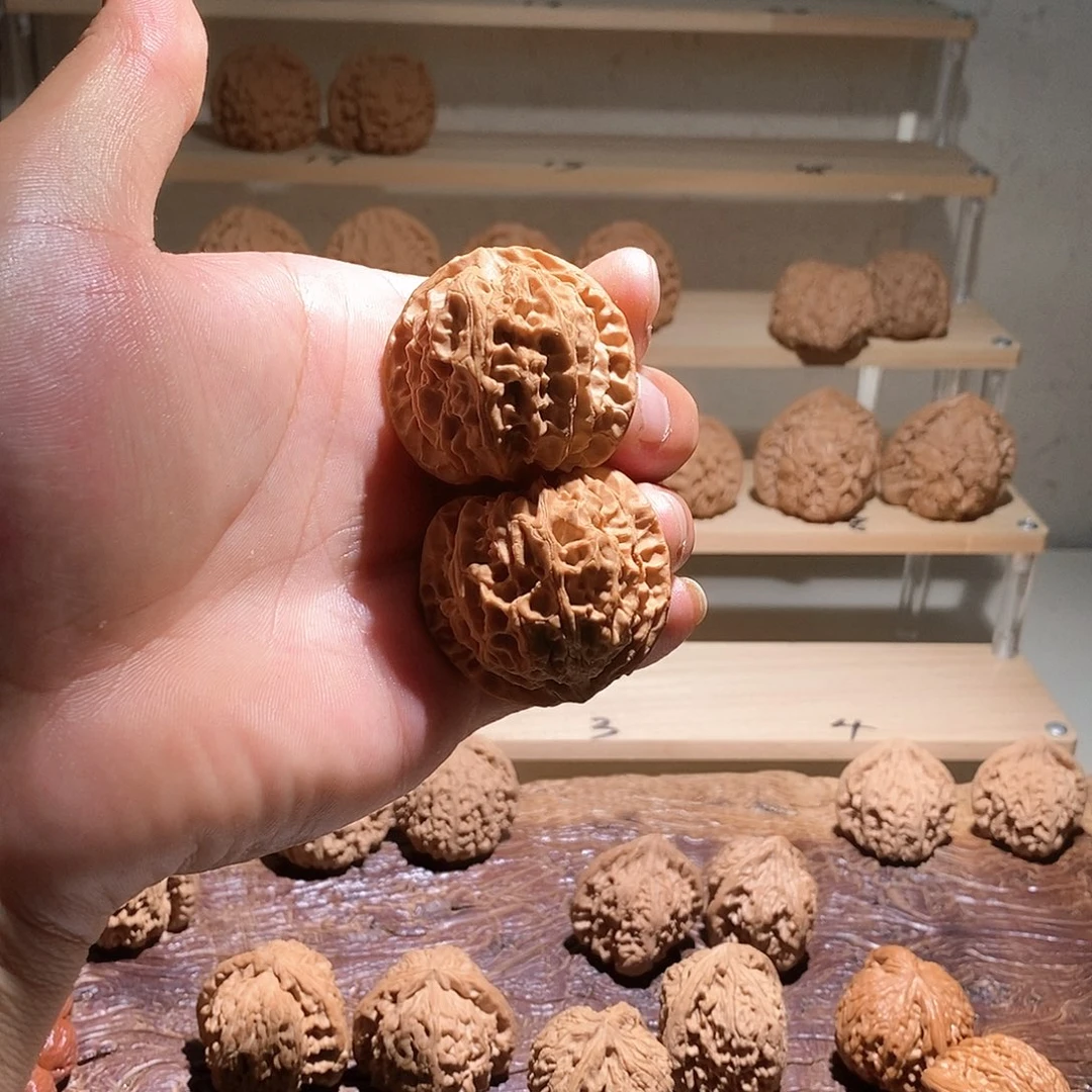 文玩核桃把件15号。苹果