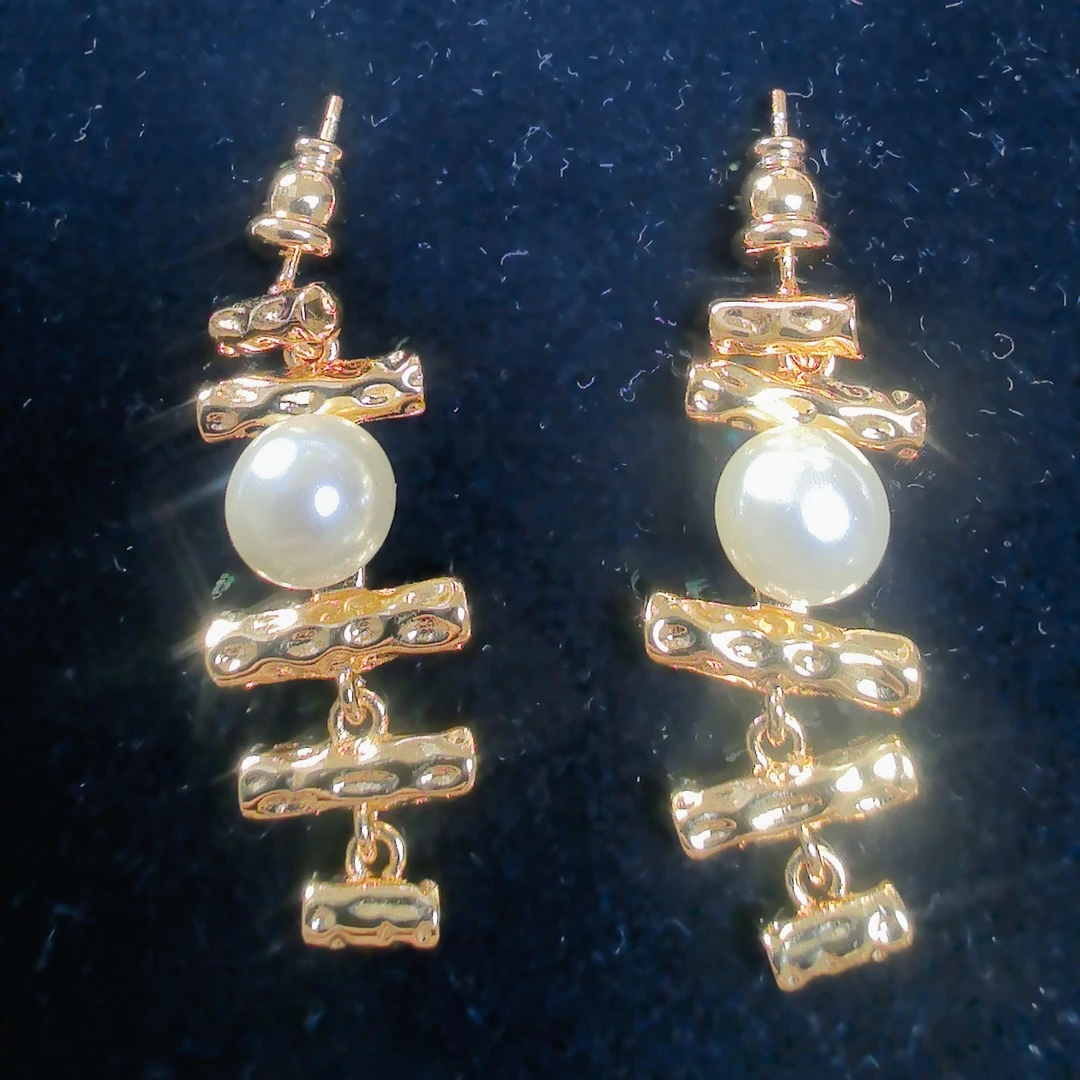 铜合金仿珍珠耳饰 同学毕业闺蜜礼金色简约时尚个性气质耳钉精致