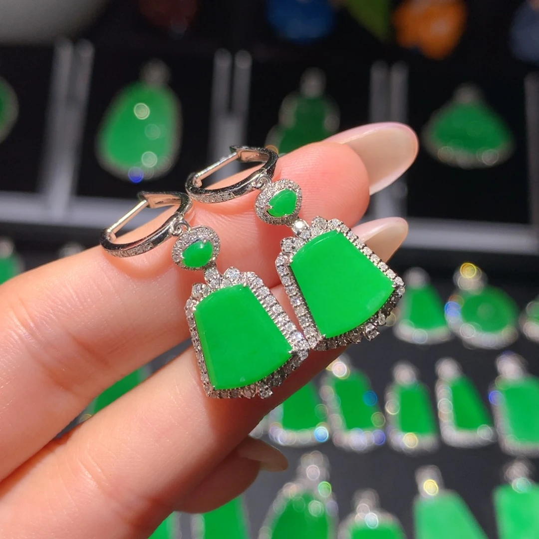 翡翠18K金镶嵌颈饰大***肉翡翠