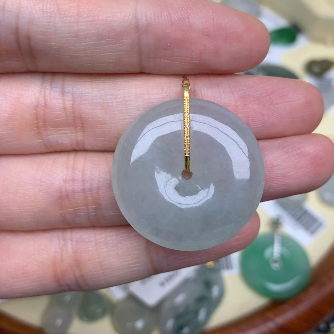 颈饰18K金镶嵌翡翠