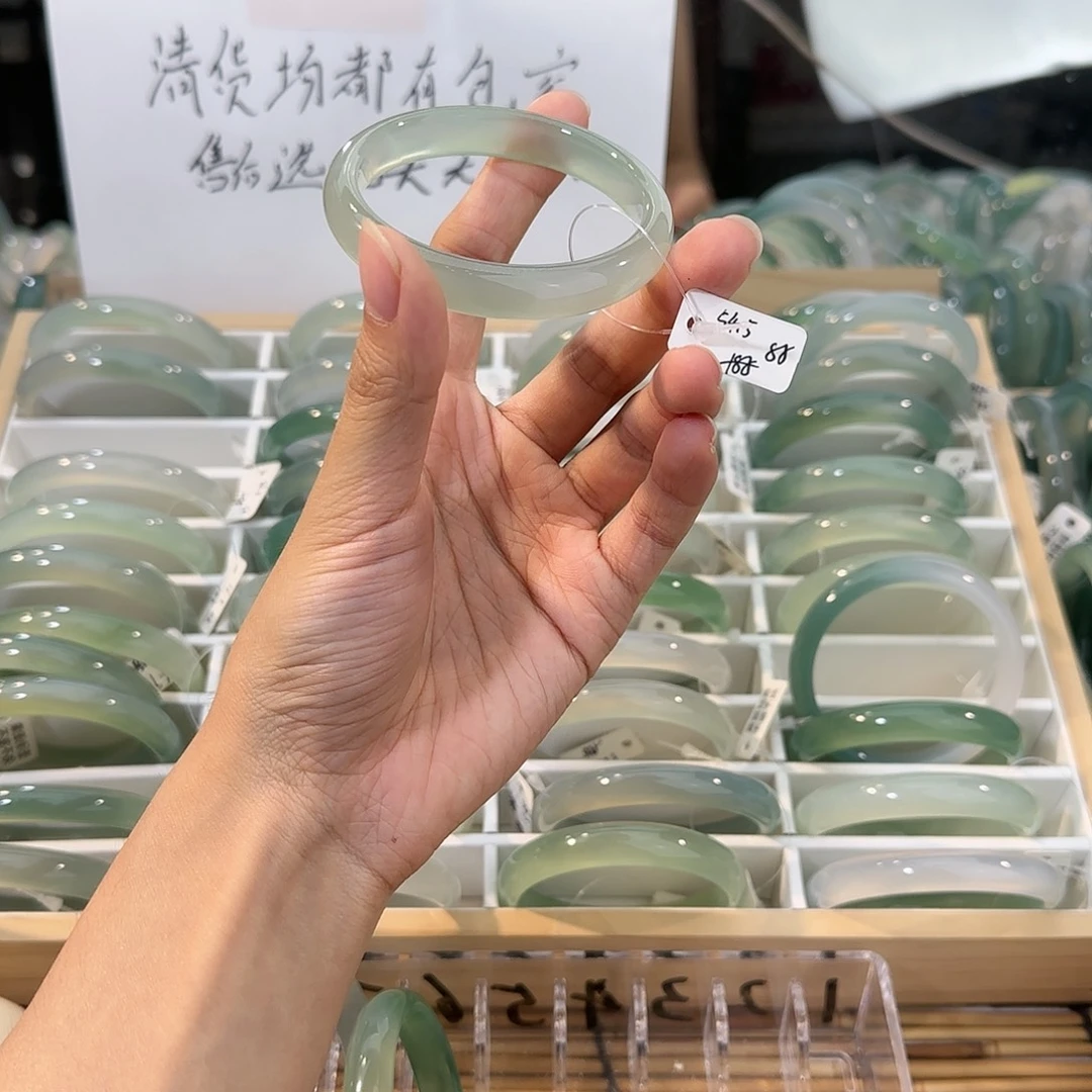玛瑙/玉髓未镶嵌手镯圈口54.5