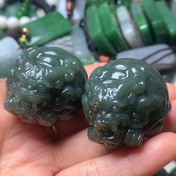 越***好和田玉未镶嵌颈饰