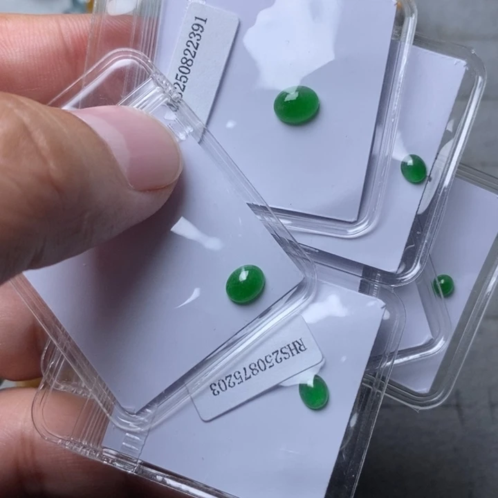 定制翡翠未镶嵌正阳绿5-7mm