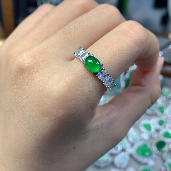 翡翠未镶嵌戒指戒指