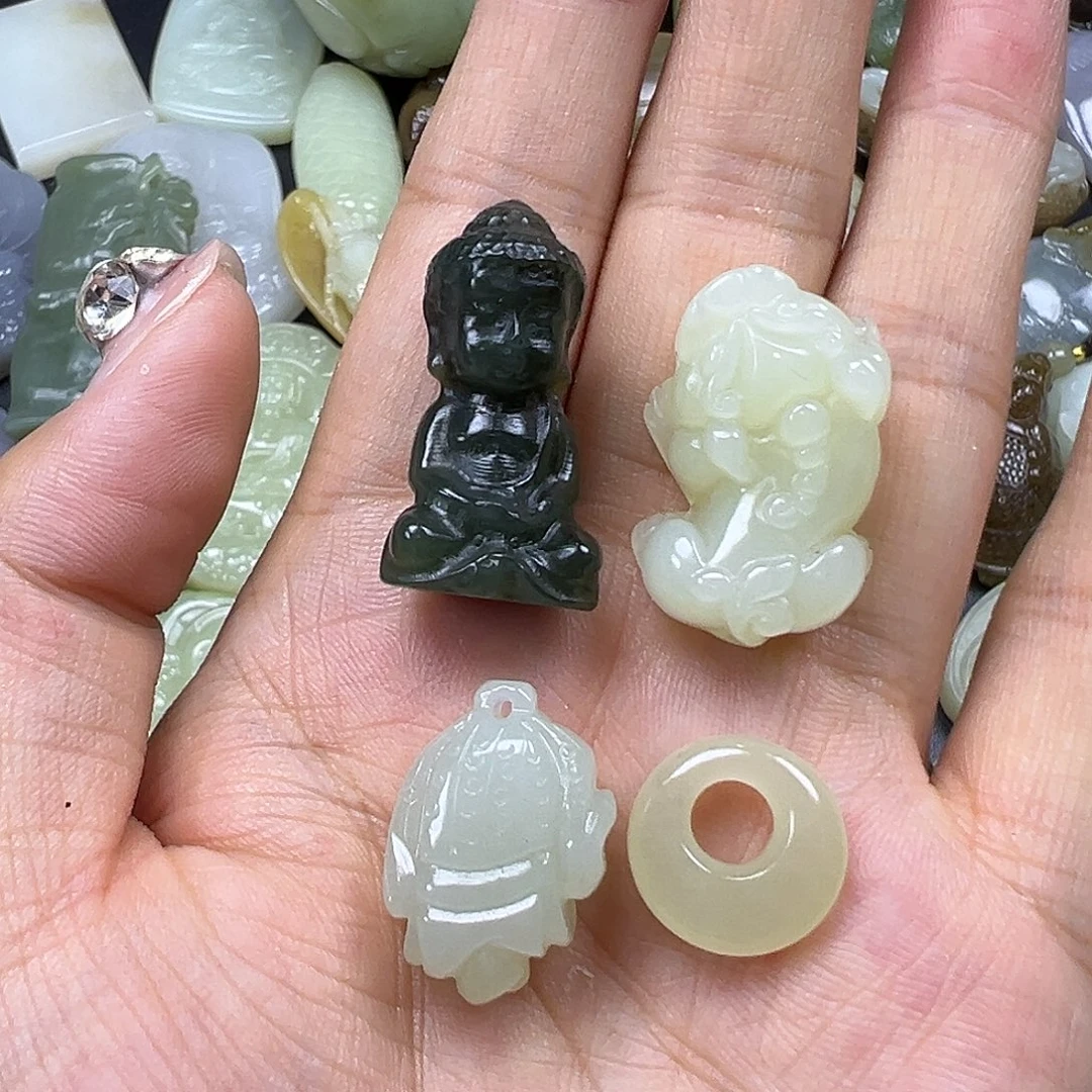 和田玉未镶嵌吊坠(不含链)微瑕