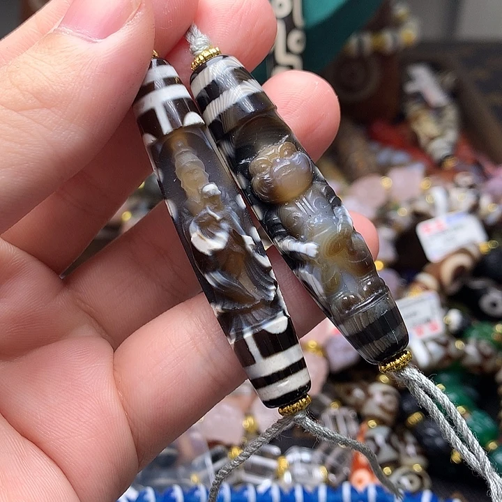 随***然未镶嵌发2个玛瑙/玉髓