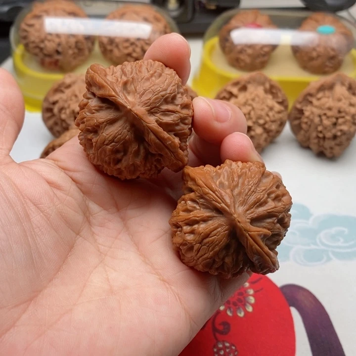 文玩核桃吊坠45宫灯