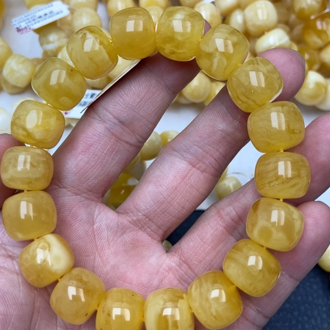 未镶嵌蜜蜡裸石25