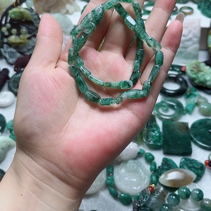 独山玉未镶嵌吊坠