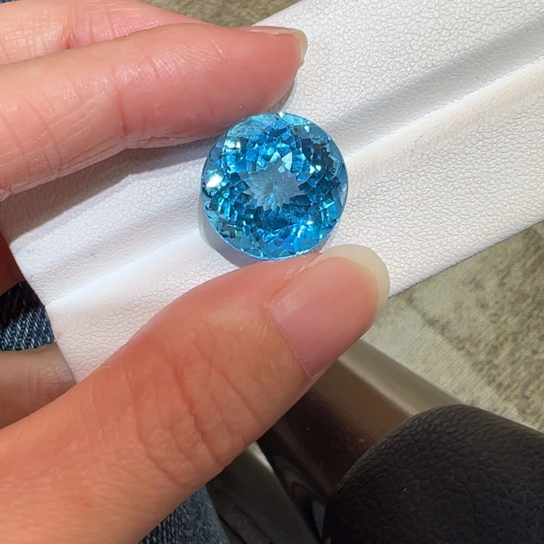 托帕石裸石20.3ct瑞士蓝16mm