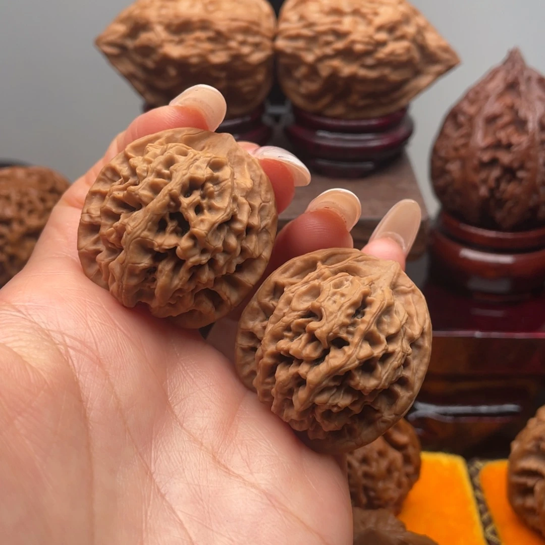 文玩核桃吊坠32.5尺寸