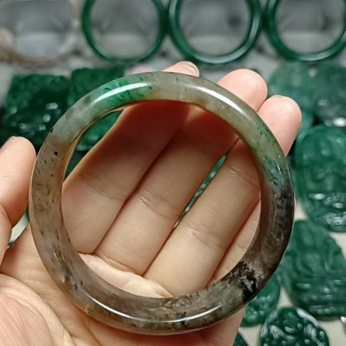 独山玉未镶嵌手镯55